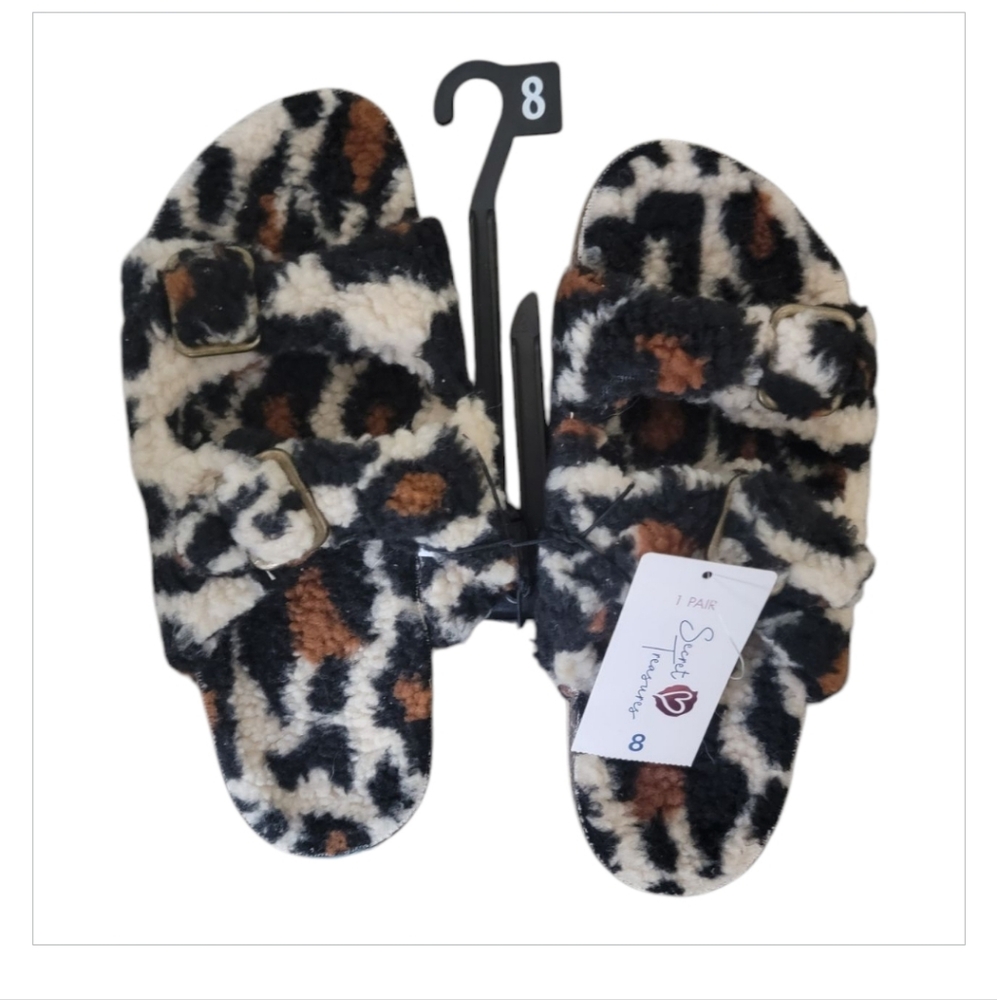 NwT Leopard Print Fuzzy Slippers